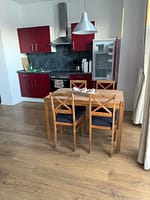 Ferienwohnung 16 - Küche und Esstisch